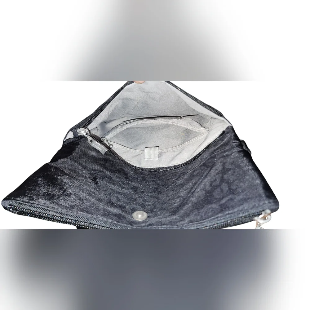 Baggallini Flip Zip Crossbody Black Cheetah Emboss - Picture 10 of 11